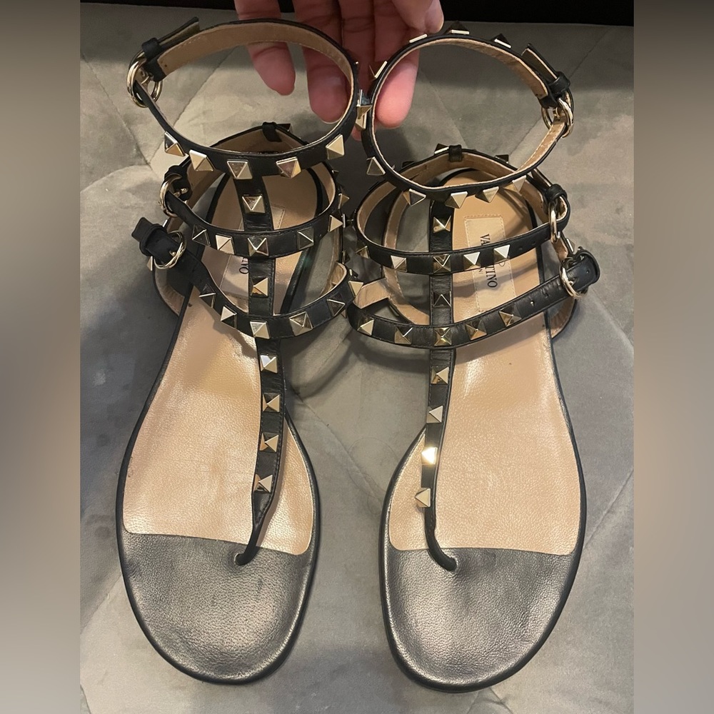 Valentino Rockstud Flat Thong in Black